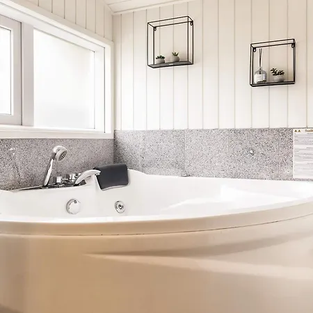 6 Person In Henne Ferienhaus Henne Strand