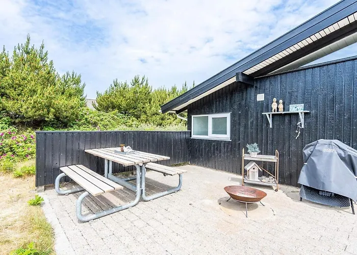 6 Person In Henne 度假居